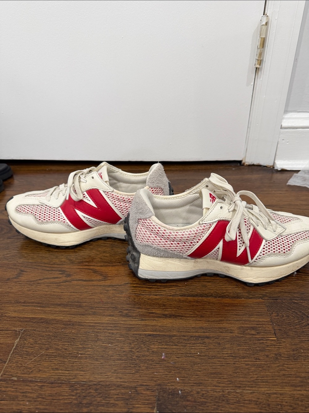 Men’s New Balance Cream & Red Mesh Sneakers